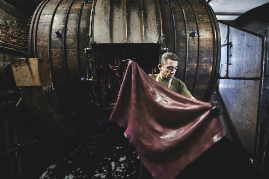 The 5 requirements of Vegetable Tanned Leather in Tuscany